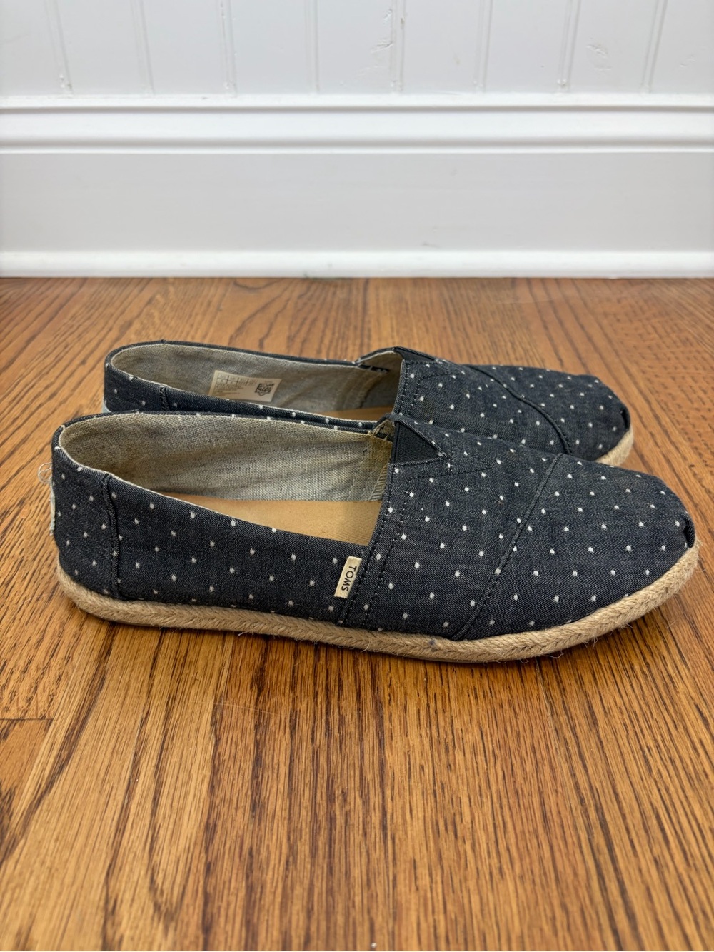 TOMS Chambray Polka Dot Alpargata Espadrille Slip-on Shoes (8)